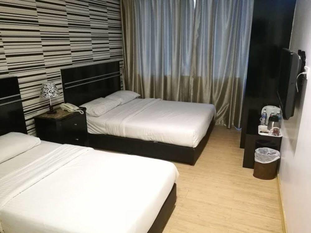 Bluebell Hotel Skudai Extérieur photo
