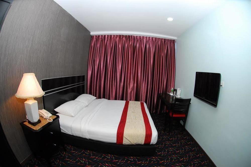 Bluebell Hotel Skudai Extérieur photo