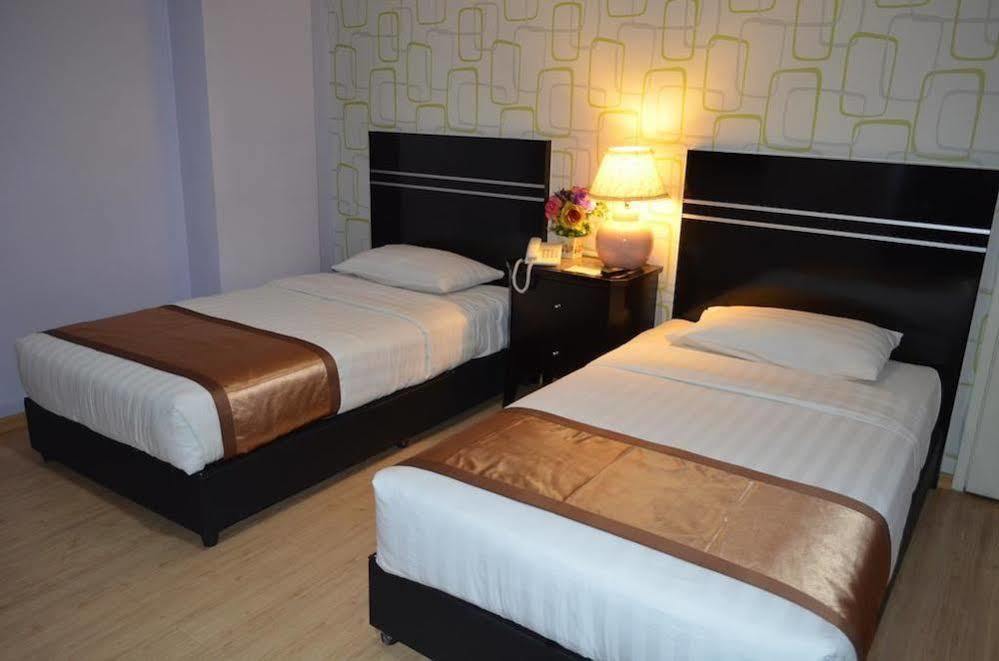 Bluebell Hotel Skudai Extérieur photo