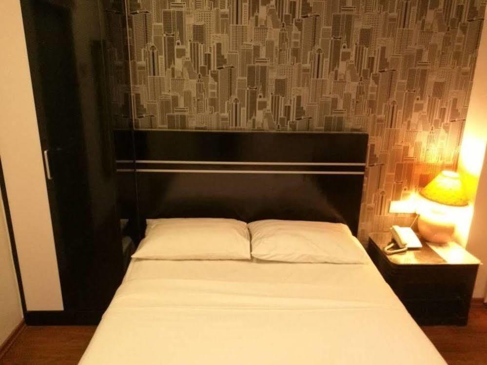 Bluebell Hotel Skudai Extérieur photo